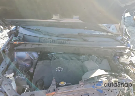 2017 Toyota Highlander Le from USA, damaged, VIN 5TDBZRFH5HS381689